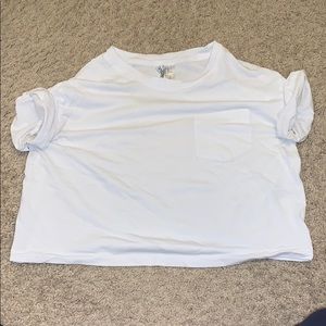 Woman’s Cropped white tee